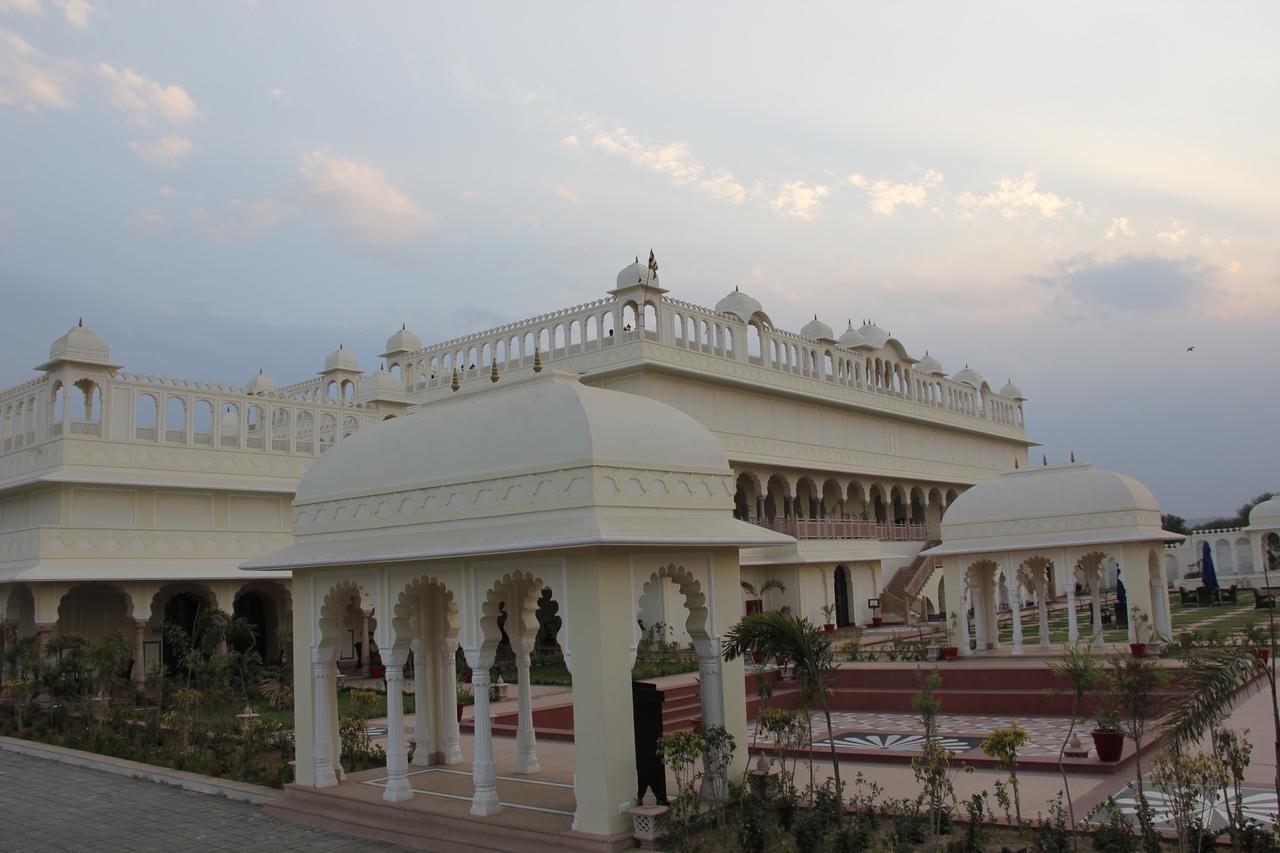 Laxmi Palace Dausa Exterior photo
