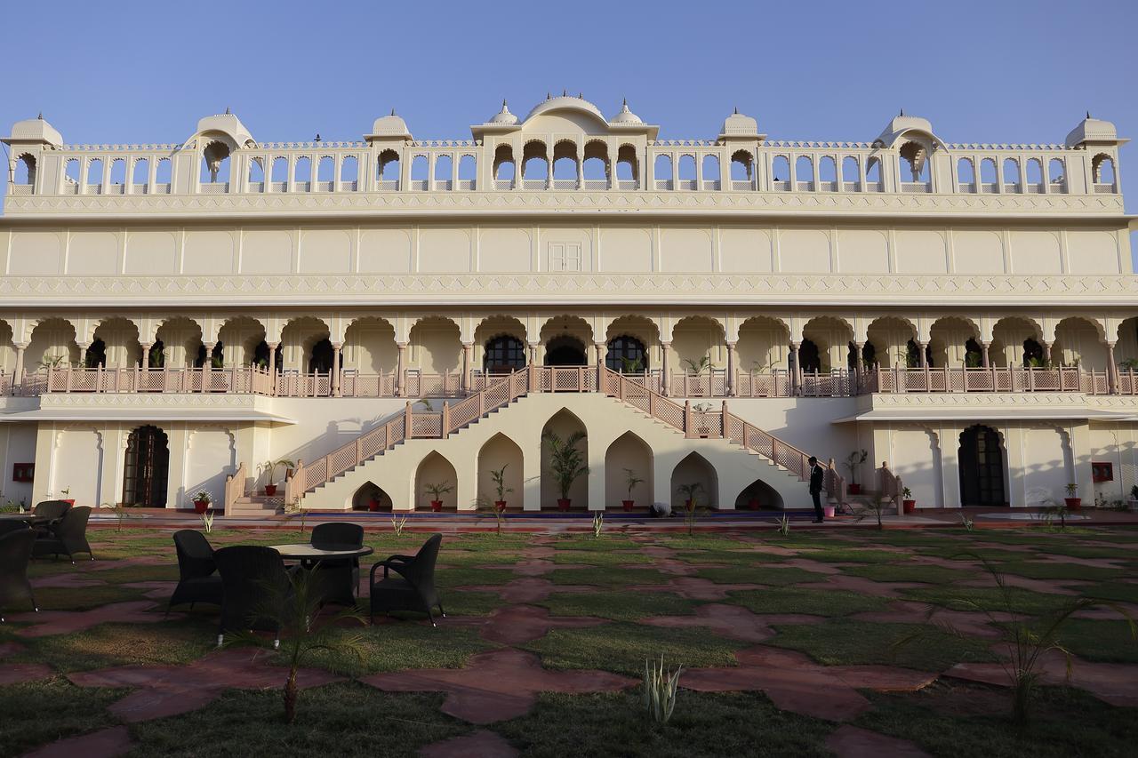 Laxmi Palace Dausa Exterior photo